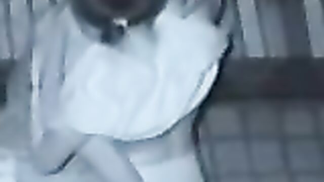 Молодые азиаты любят секс в публичных местах