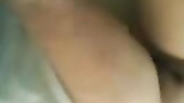 Красивая выбритая пизда моей мамы