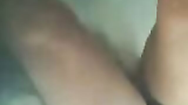 Красивая выбритая пизда моей мамы