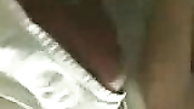 Красивая выбритая пизда моей мамы