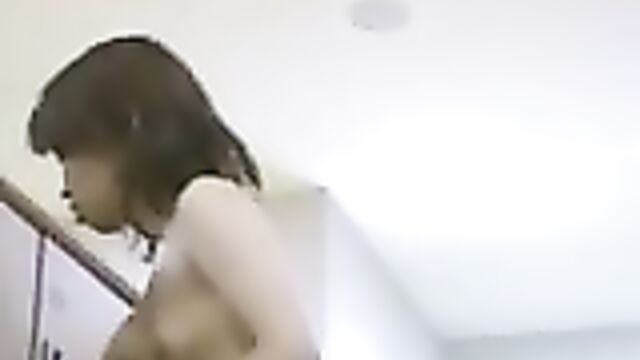 Голые японские красотки в общественной душевой