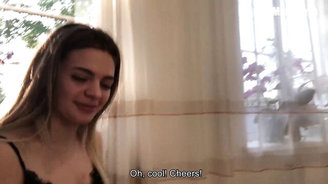 Студентка сосёт волосатый хуй однокурсника