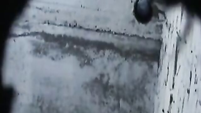 Писающие девушки перед скрытой камерой