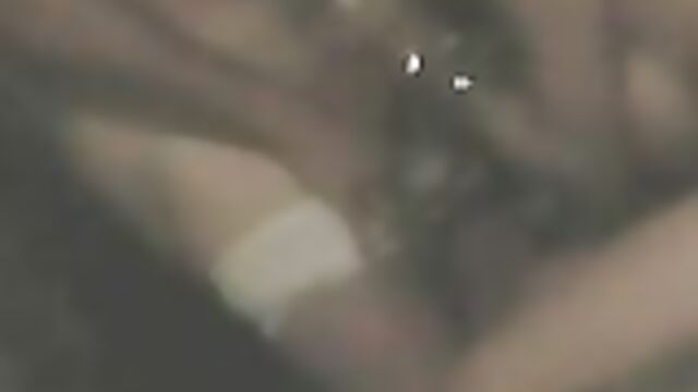 Высокая проститутка с отвисшими дойками дрочит и сосет клиенту