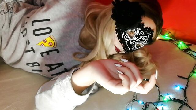 Жена решила отсосать мужу на камеру