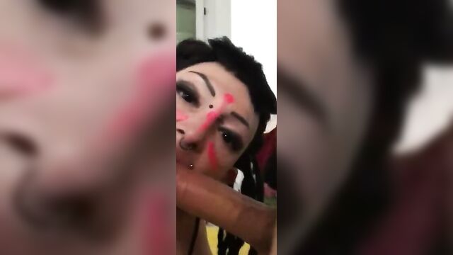 Горячая неформалка устроила порку и БДСМ секс молодому парню