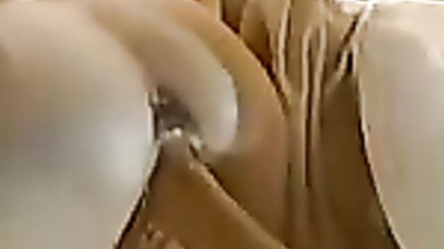 Монашки ебутся со священником и занимаются фистингом