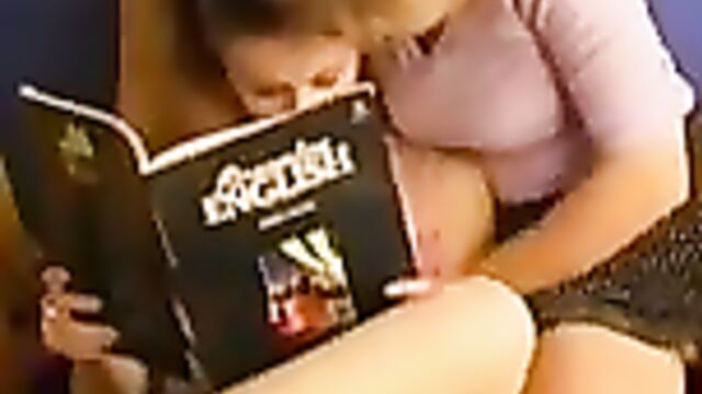 Похотливая мамаша отлизала пизду своей дочери