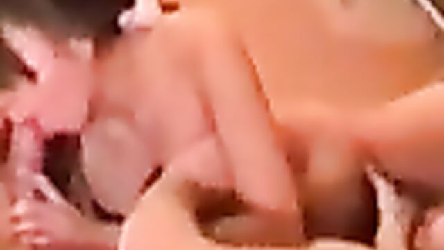 Отчим натянул на хуй красивую молодую дочь