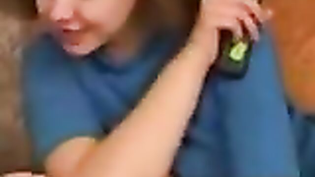 Проснулся и с похмелья закинул палку родной сестричке