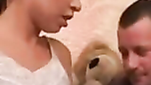 Отчим отымел молодую падчерицу в аппетитную задницу