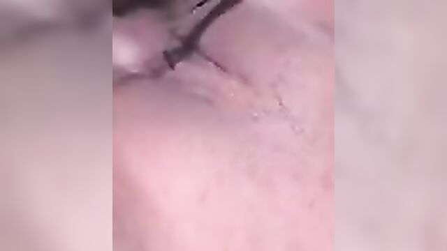 Индус возбуждает сестру поцелуями и вставляет в письку