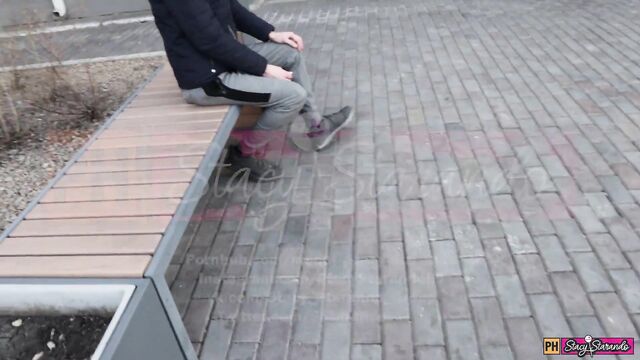 Незнакомце развел наивную блондинку на секс без презерватива