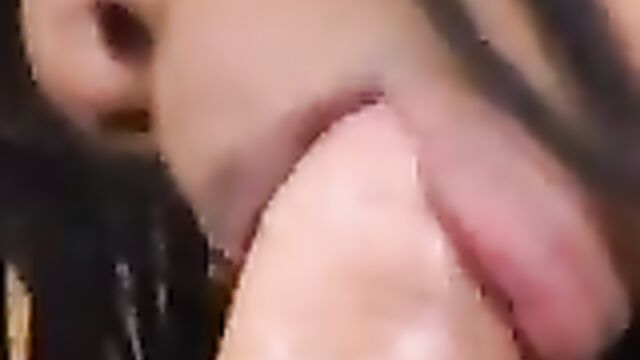 Белый парень устроил тройничок с двумя негритянками