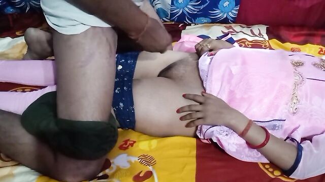 Индианка с потрепанной пиздой удовлетворят друга семьи