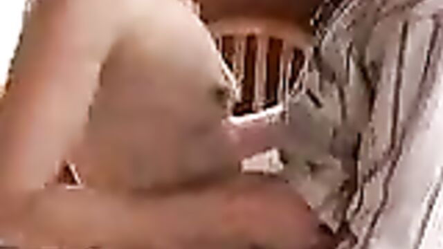 Мамочка с лохматой пиздой согрешила с сыном на даче