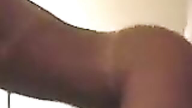 Твердый хуй брата помог сестре кончить в судорогах