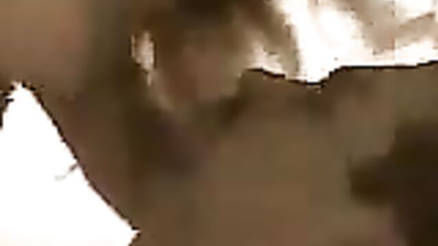 Домашняя ретро ебля мамы и сына в спальне