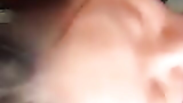 Сладкая казашка отсосала пенис и встала раком