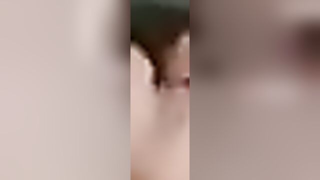 Молодые казахи сняли жаркий домашний секс