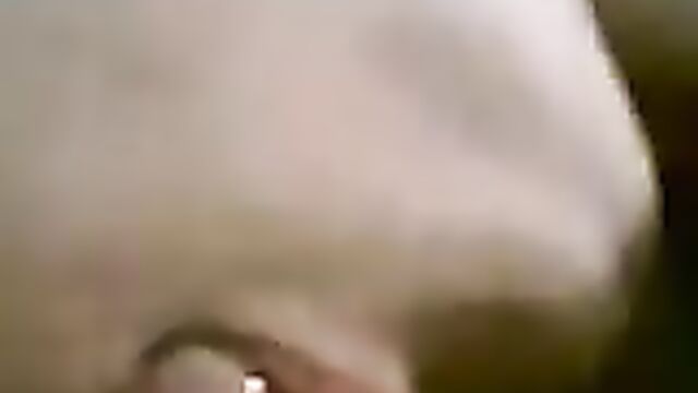 Романтичная казашка сладко сосет хуй и нежно причмокивает