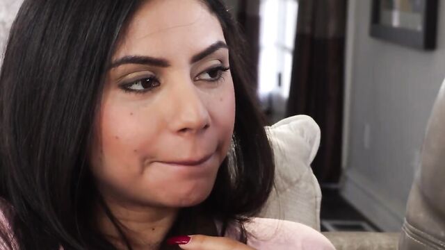 Горячая латинка жадно трахается с ненасытным бойфрендом