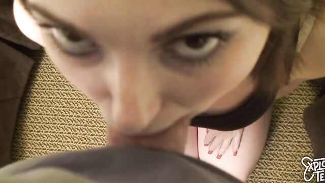 Парень крупным планом снимает секс с молодой подругой