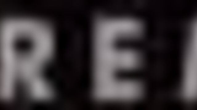 Жирная бабка дрочит анус молоденькой любовнице