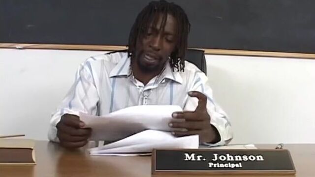 Восточная студентка с сережкой на клиторе легла под черного учителя