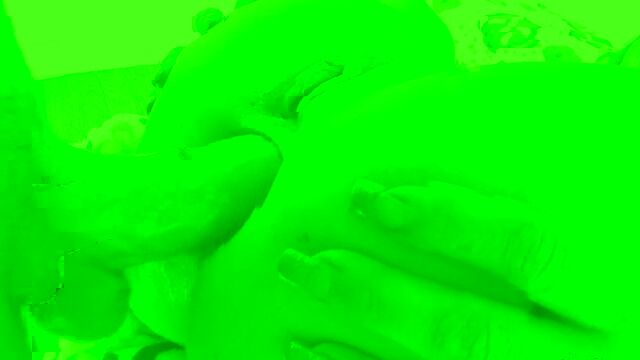 Близкая подруга постоянно рада дать потрахаться в очко