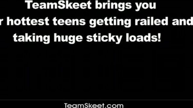 Знатно разработал молодухе пизду и кончил внутрь