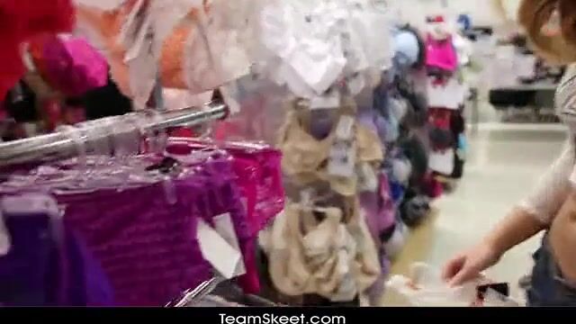 Знатно разработал молодухе пизду и кончил внутрь