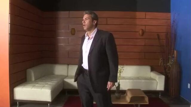 Распутная жена оседлала пенис приятеля мужа