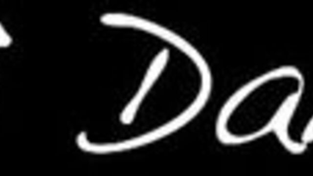 Худая баба с большим клитором бодро скачет на конце