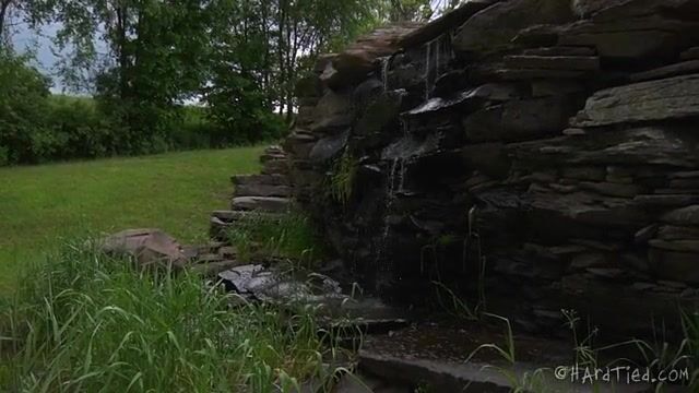 Господин прогулялся с голой рабыней и привязал к столбу