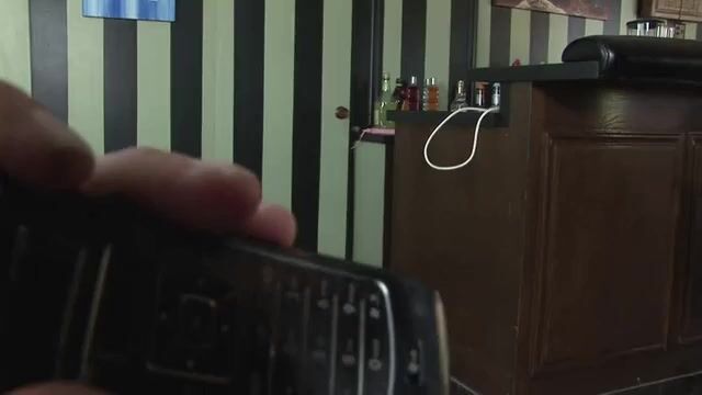 Я постоянно прихожу в гости к соседу и сосут пенис