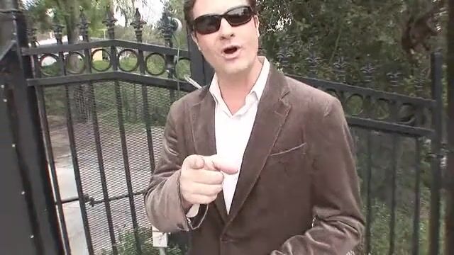 Состоятельный мужик устроил группой разврат с двумя молодыми студентками