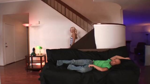 Удовлетворила партнера пиздой и проглотила кончу