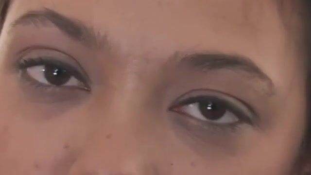 Массажистка с шикарными дойками трахается с клиентом на столе