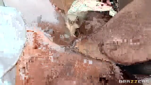 Кудрявая африканка дала боссу полизать между ног