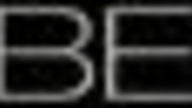 Приятная цыпочка в чулках нежно насаживается на хуй нового любовника