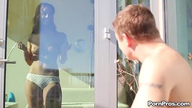 Мужику понравилось лизать пизденку молодой красотке