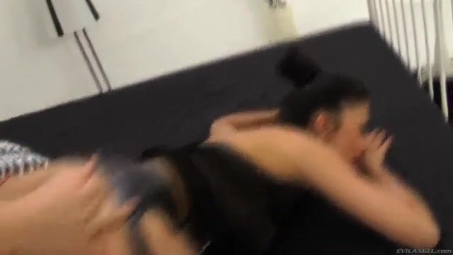 Чувственно засадил в жопу восточной нимфоманке