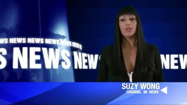 Возбужденный негр знакомит белую шлюху с большим членом