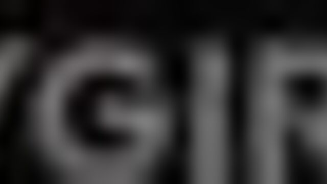 Нежные лесбиянки вылизывают и дрочат узенькие письки