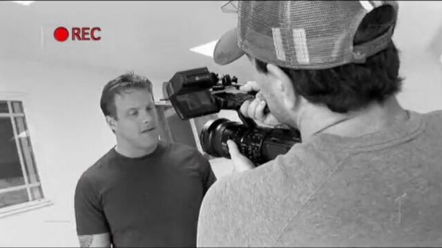 Эротичная блондинка с выбритой пиздой встала раком перед отцом