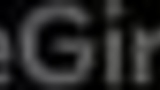 Жаркие сексуальные шалости молодых лесбиянок во дворе