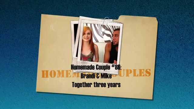 Рыженькая развратница встает на четвереньки перед бородачом