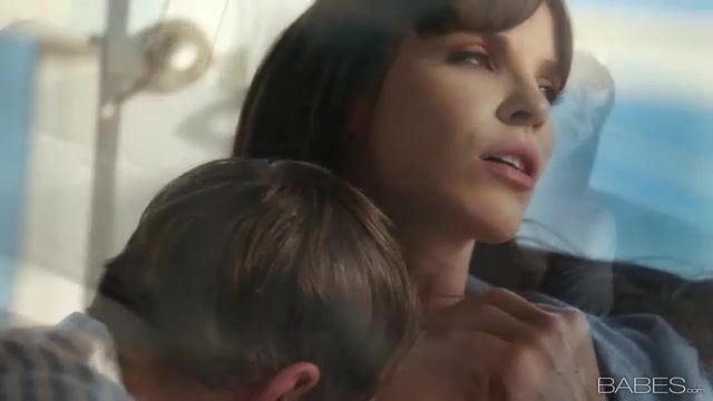 Заманил в дом в привлекательную мамочку и вылизал между ног