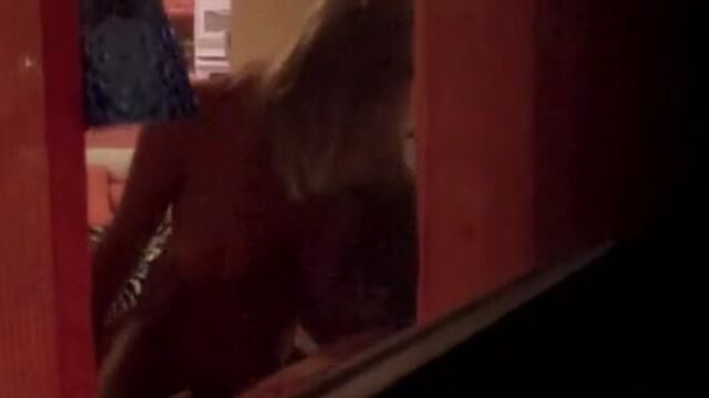 Скрытая камера сняла крутой секс неверной жены с соседом